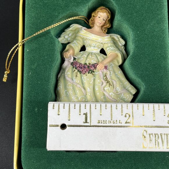 Angel Of Roses Pipka's Earth Angels Resin Ornament #11502 w/ Box - Picture 8 of 11